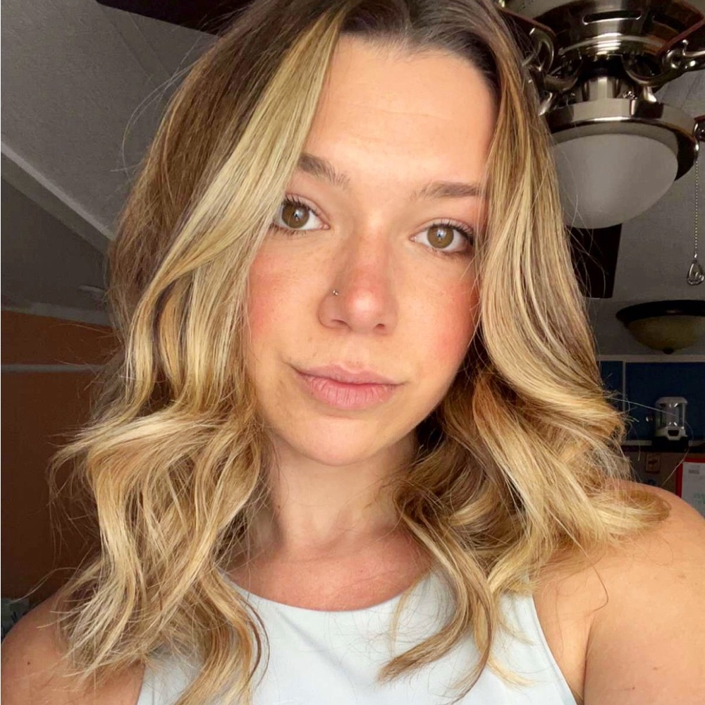 Meet your Posher, Alyssa